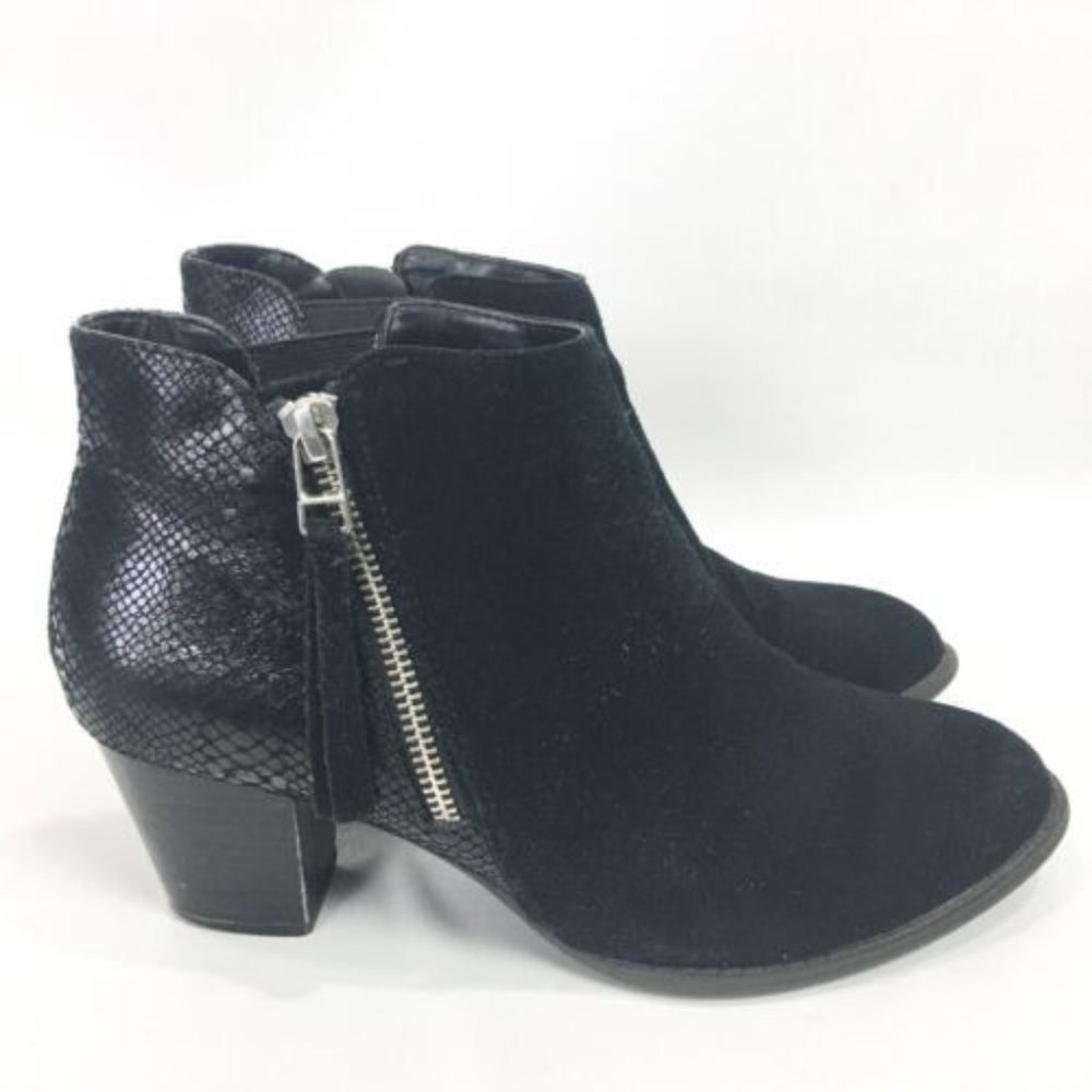 Vionic 322 Anne Ankle Boots